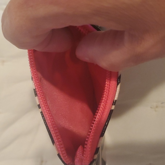 Letter C Monogram Coin/Credit Card Holder (24) - Picture 3 of 5